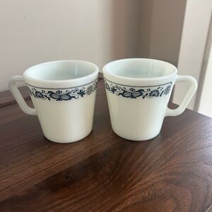 Vintage Pyrex Milk Glass Old Town Blue Onion 1410 Coffe/Tea Mug